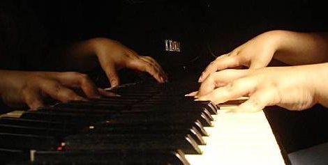 Learn how to play piano online